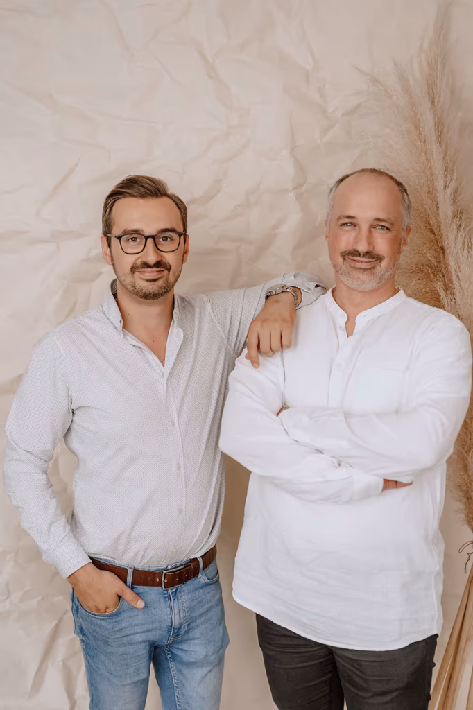 Firdolin Lindemann (rechts) - Mitarbeiter bei Jovvi